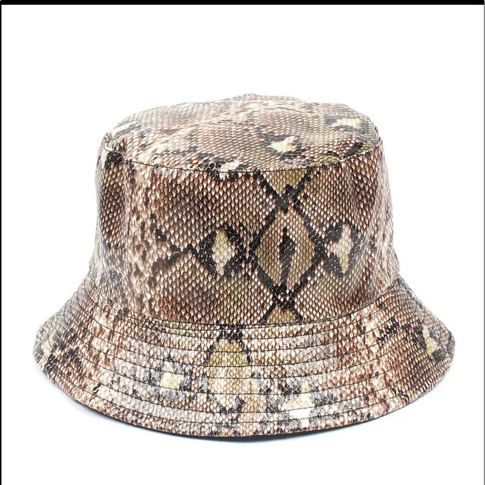 Bucket hat